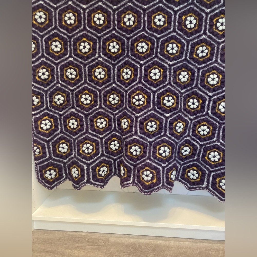 Vintage Deep Purple Hexagonal 3D Tightly Woven Afghan